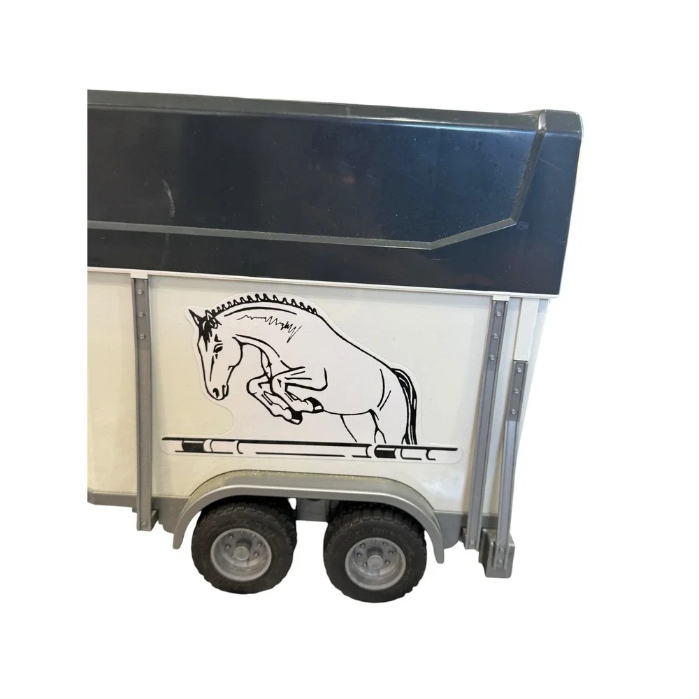 Bruder Horse Trailer 1:16 Scale White‎ Grey Dual Axle Folding Ramp Germany